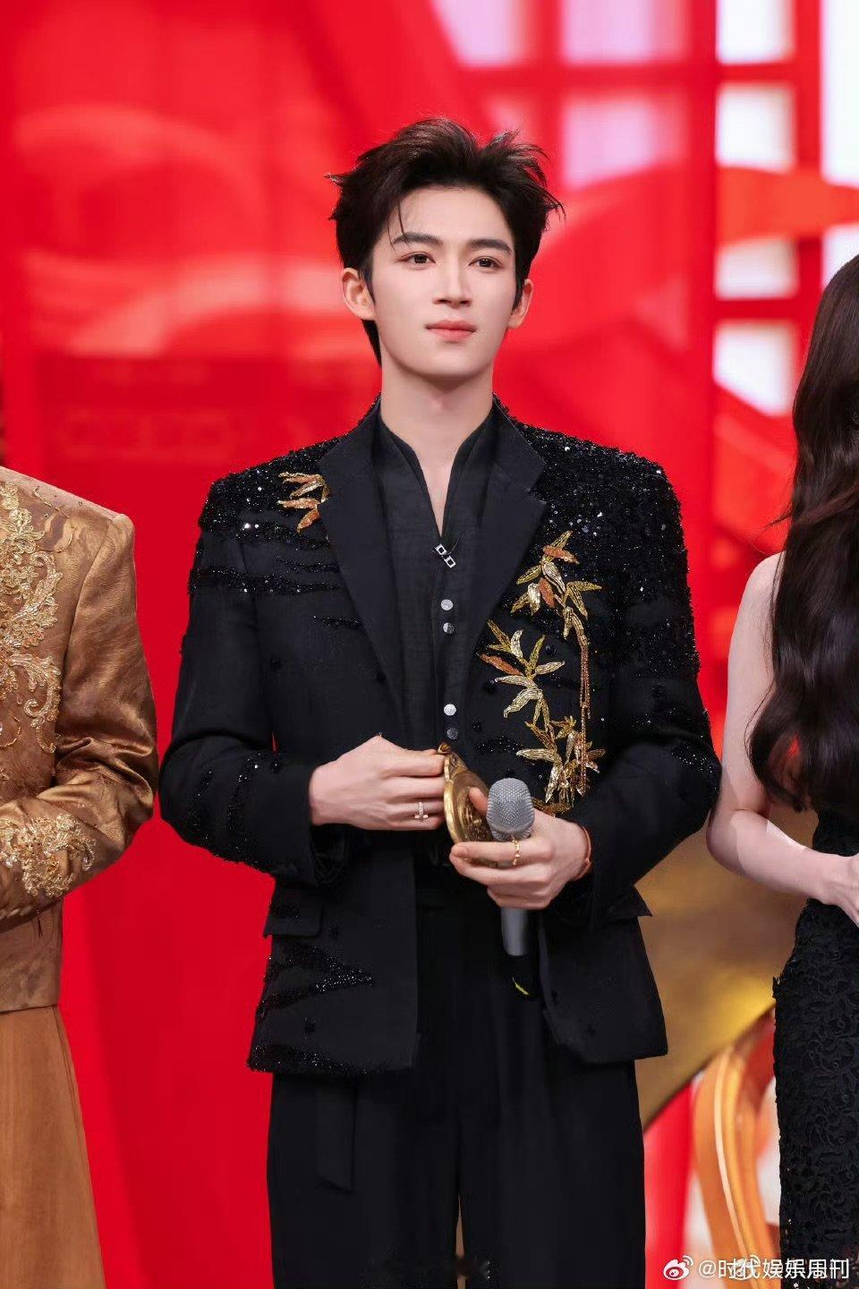 你好星期六这期有白鹿王星越你好星期六唐宫双强下凡整活，智商在线的俩人玩游戏主打一