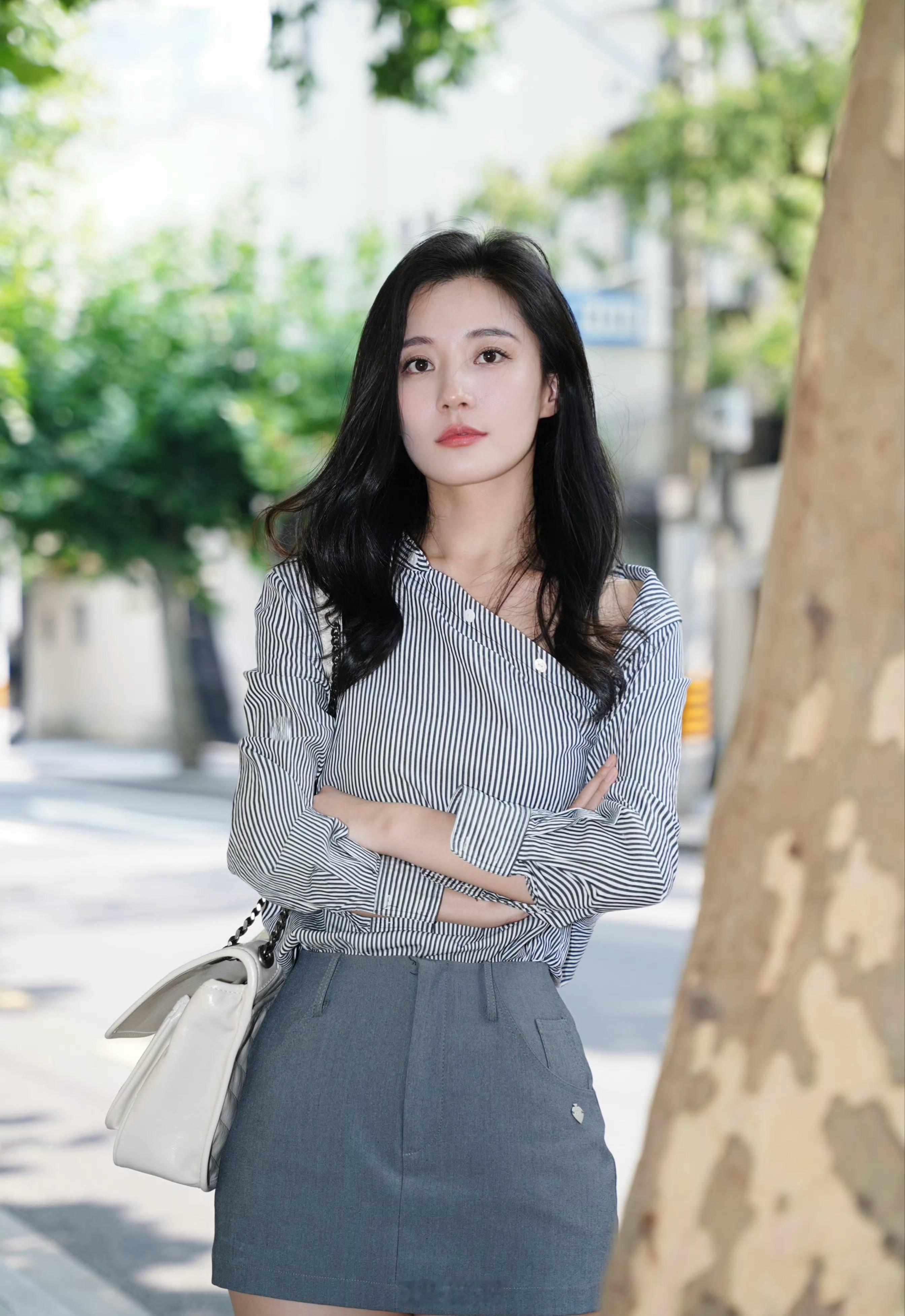 条纹衫拍出来有点日系的味道～ ​​​