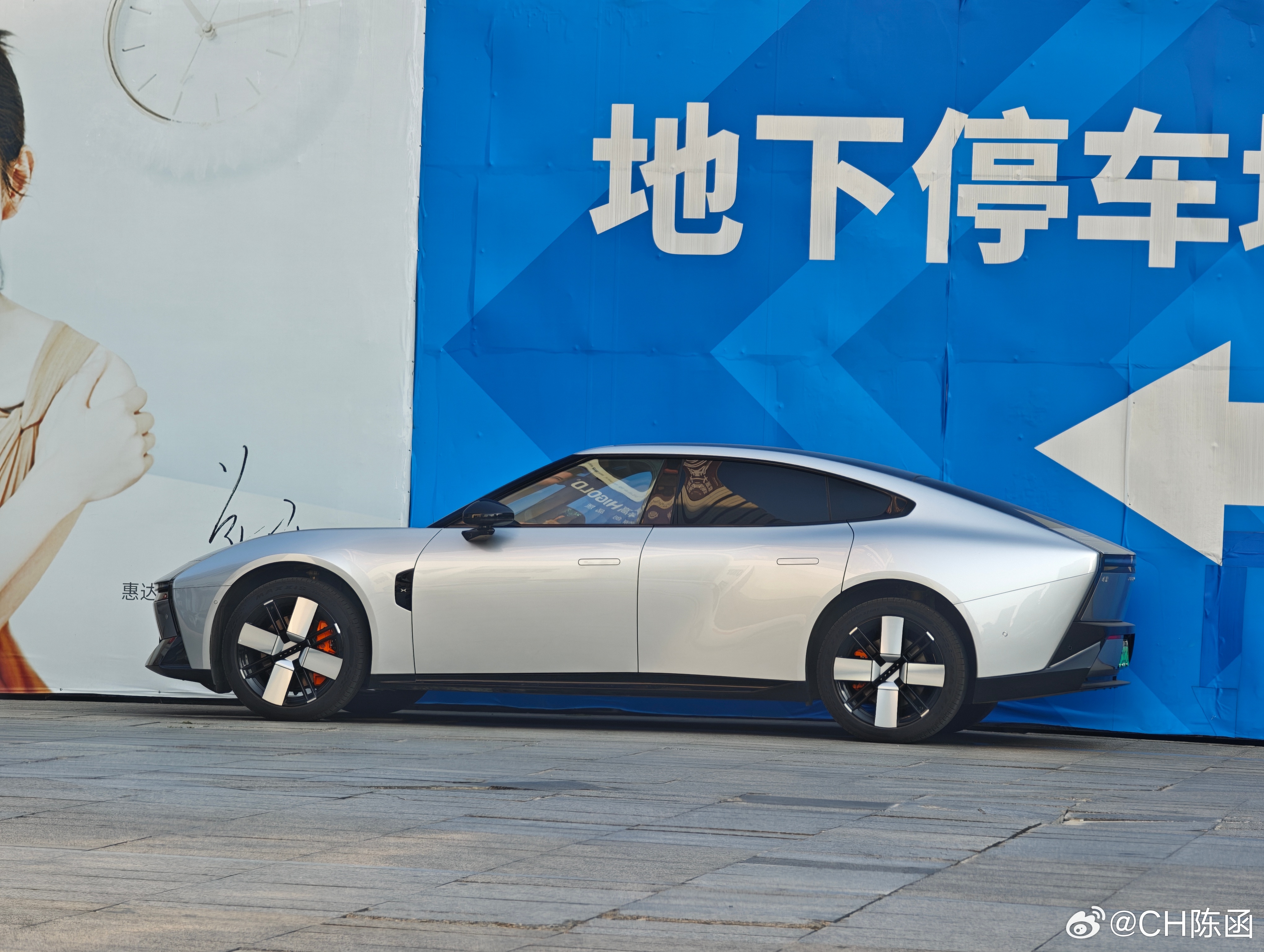 早上好！这组图拍得真有感觉。全新小鹏P7拍照就是出片啊！ 