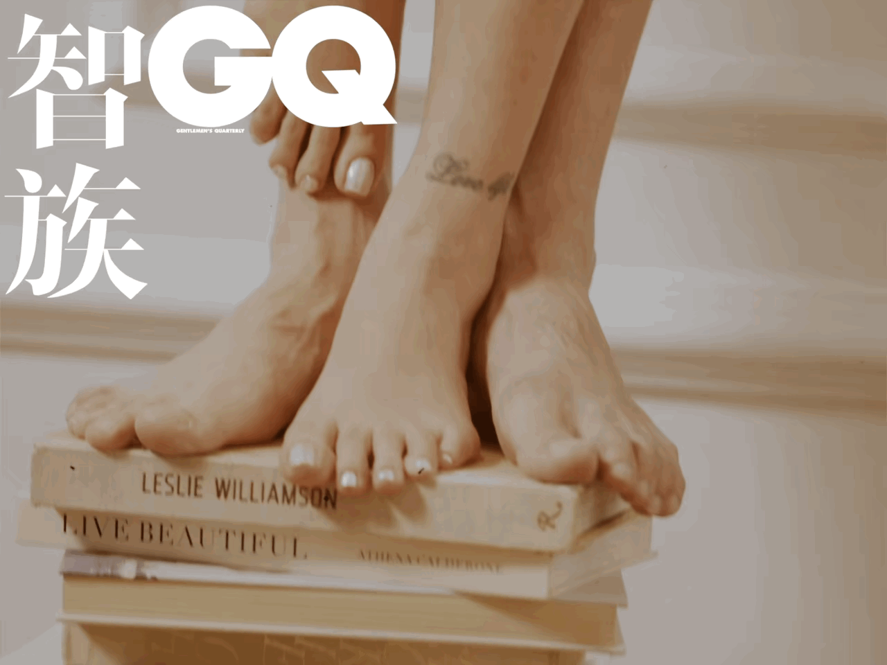 #张若昀唐艺昕双人杂志#张若昀和唐艺昕双人杂志引网友热议，真夫妻就是敢拍！今日，