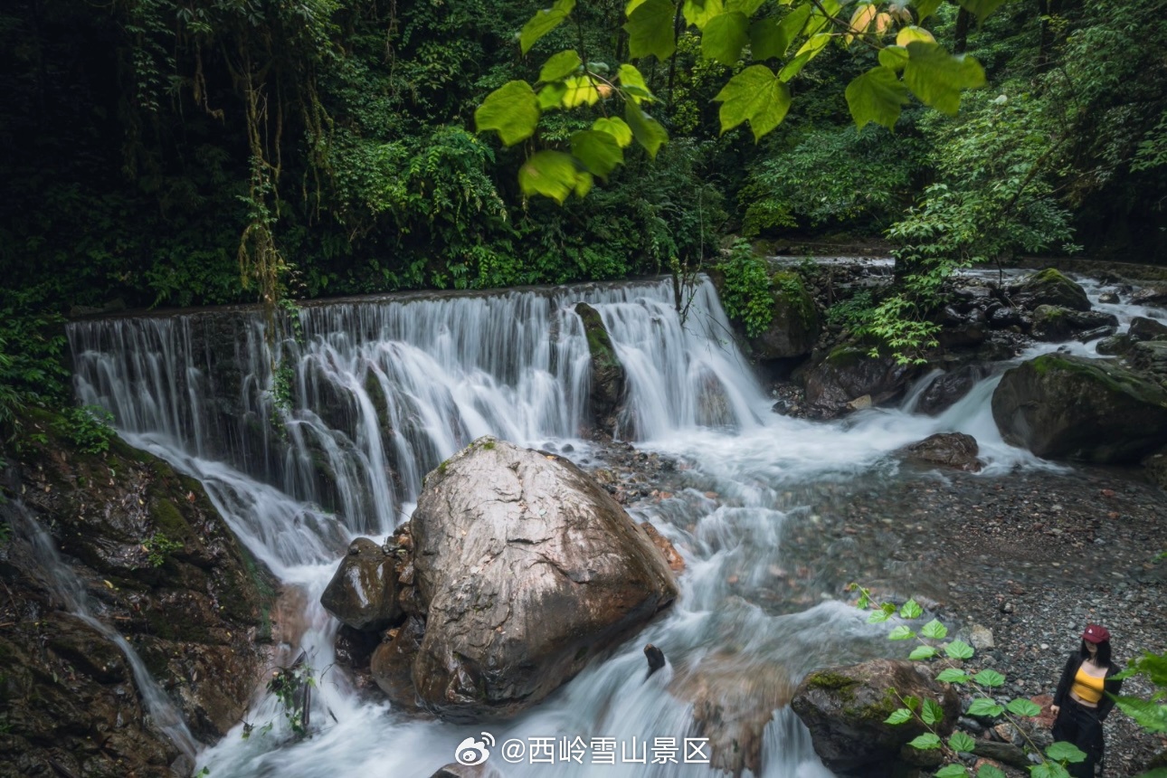 温馨提示尊敬的游客朋友西岭雪山大飞水景区(前山)7月5日因暴雨临时关闭了一天，景