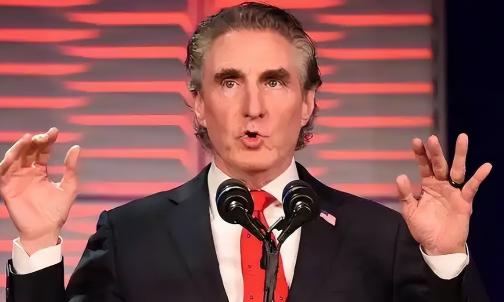 特朗普这回是真的赢麻了，委内瑞拉的黄金正源源不断运往美国。可谁能想到，这满载财富