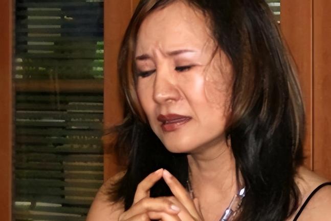 原来早已不是中国籍，事业巅峰远赴美国，被老外“玩腻”晚年回国。 
每逢老歌怀旧的