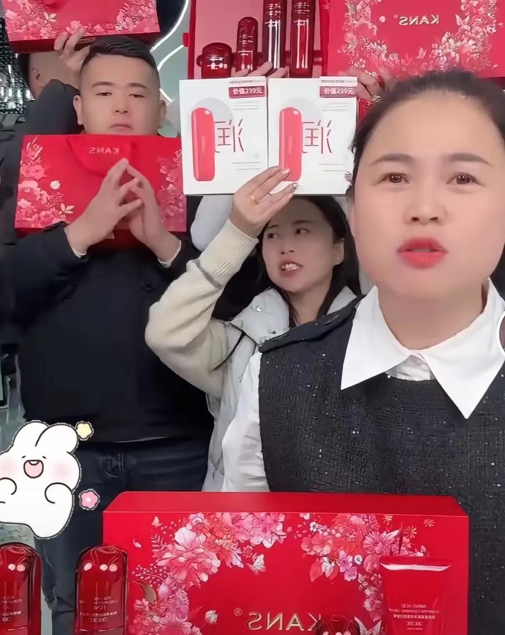 董艳颖团队一言不发
虽然可以理解，她们也怕自己的声音，再出现什么问题，可是毕竟要