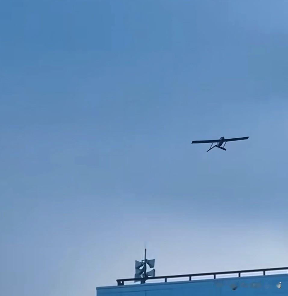 乌无人机再度慰问圣彼得堡，俄罗斯对公开信表示不屑！乌克兰无人机袭击圣彼得堡经济论