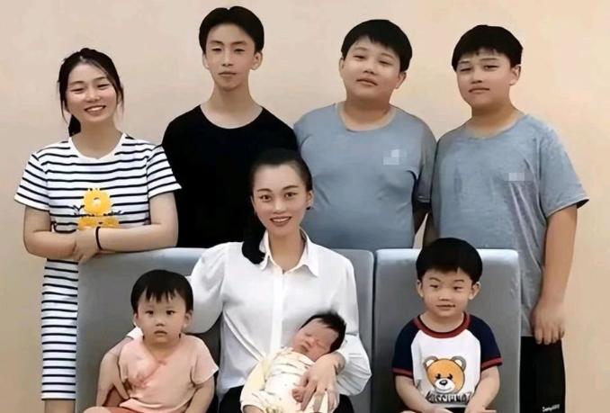 2006年，一个打工妹嫁给北大的高材生后，就给丈夫使劲生孩子，连续要了7个孩子，