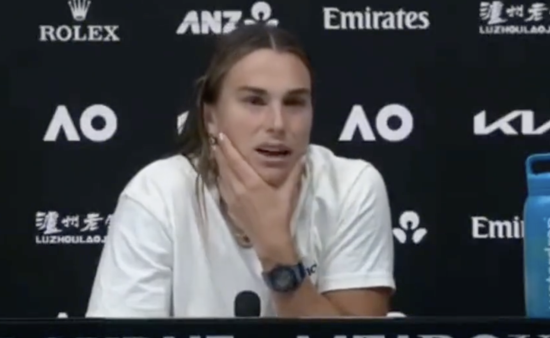 萨巴伦卡：气自己明明握有机会，最后却扛不住进攻压制