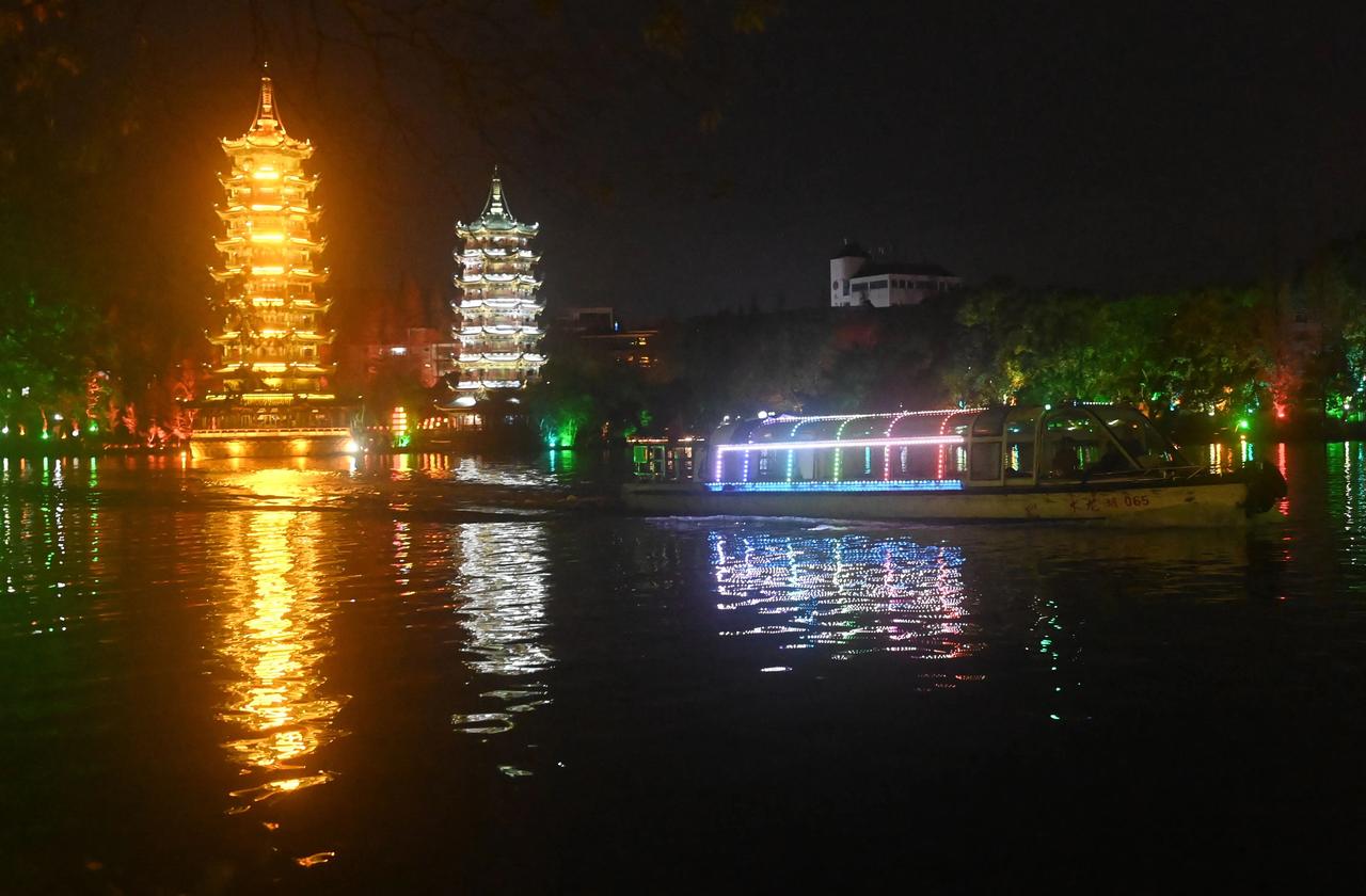 找机会啊，还得去一趟桂林

十年前去过两趟桂林，可都因为各种原因，没有去到阳朔，