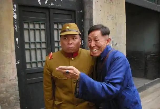 汪伪时期，顾宝衡执掌粮政大权。一朝权柄在手，他竟敢在日寇眼皮底下伸手，将贪婪之爪