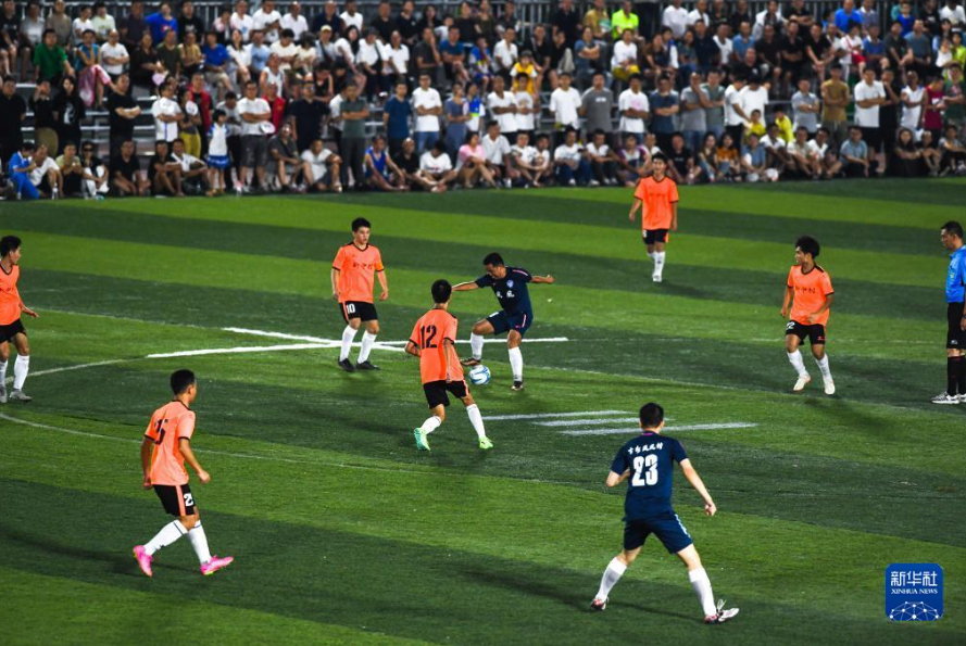 【村超无需足协关心和“专业人士”点评，她需要野蛮生长】效正：群众体育是根，竞技（