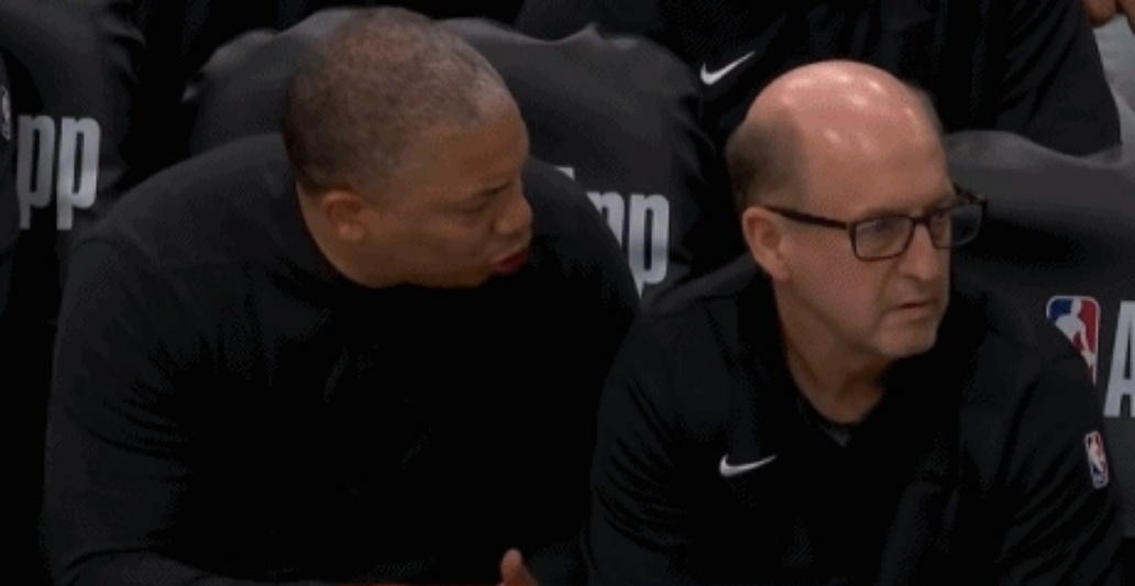 看上去，阿卢还要为祖巴茨在替补席上如何搭配阵容需要一些实验。有什么想说的吗？凯尔