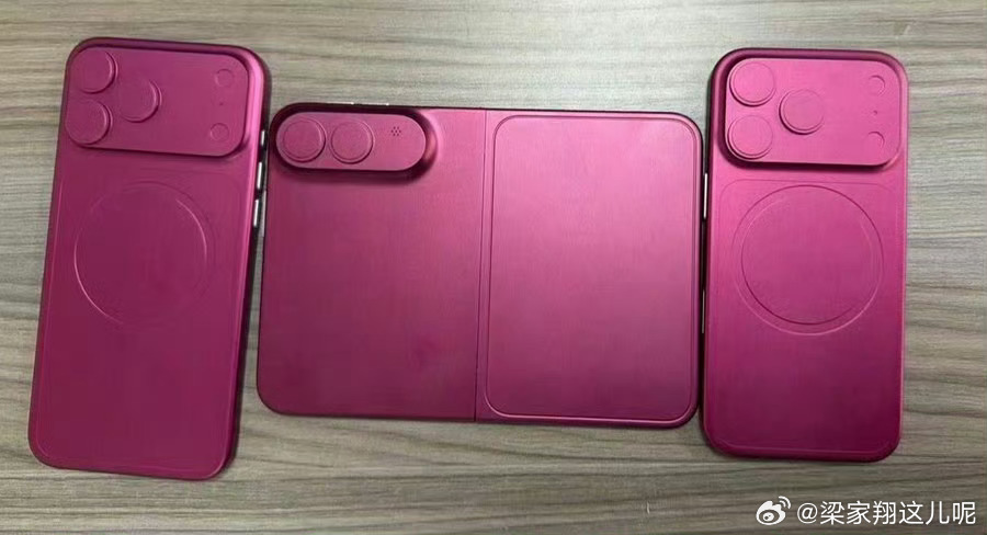 iPhone三款新机机模出炉大家会买苹果的折叠屏吗？反正iphone18看着没什