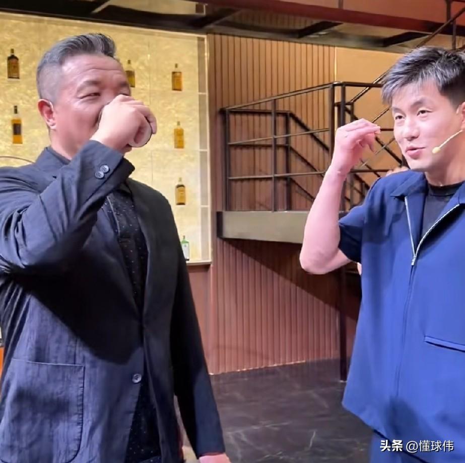 杨健谈郭艾伦：

“跟艾伦一起解说比赛，确实是挺有意思的。因为艾伦是一个很幽默的