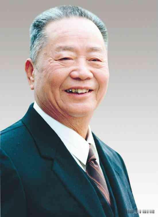 张廷发（1918—2010），福建沙县人，开国少将，空军第四任司令员。1933年
