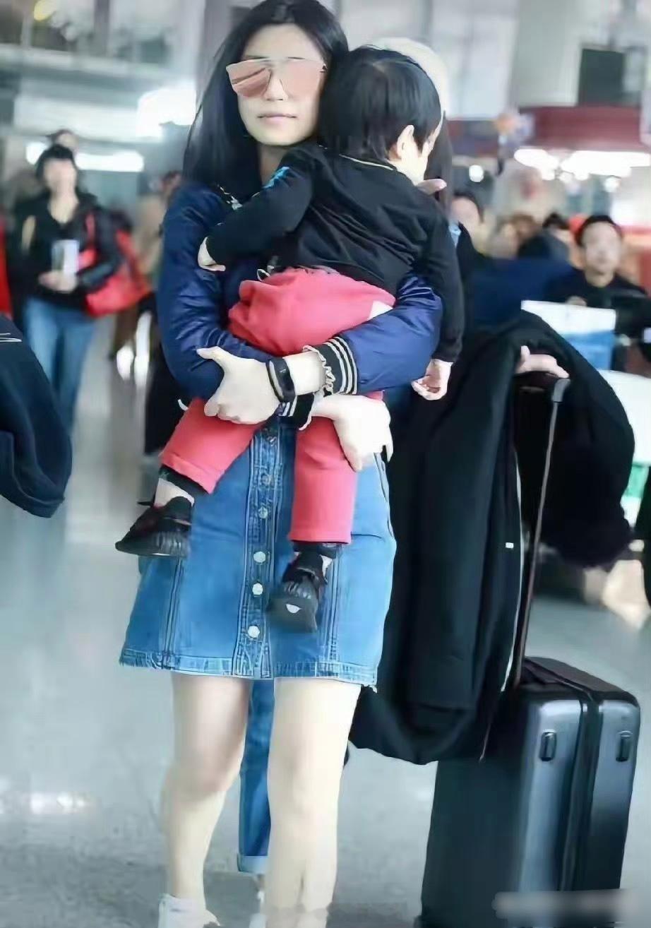 陈晓是不是娱乐圈为数不多的，离婚后放弃孩子抚养的男演员？刘恺威杨幂离婚后，孩子跟