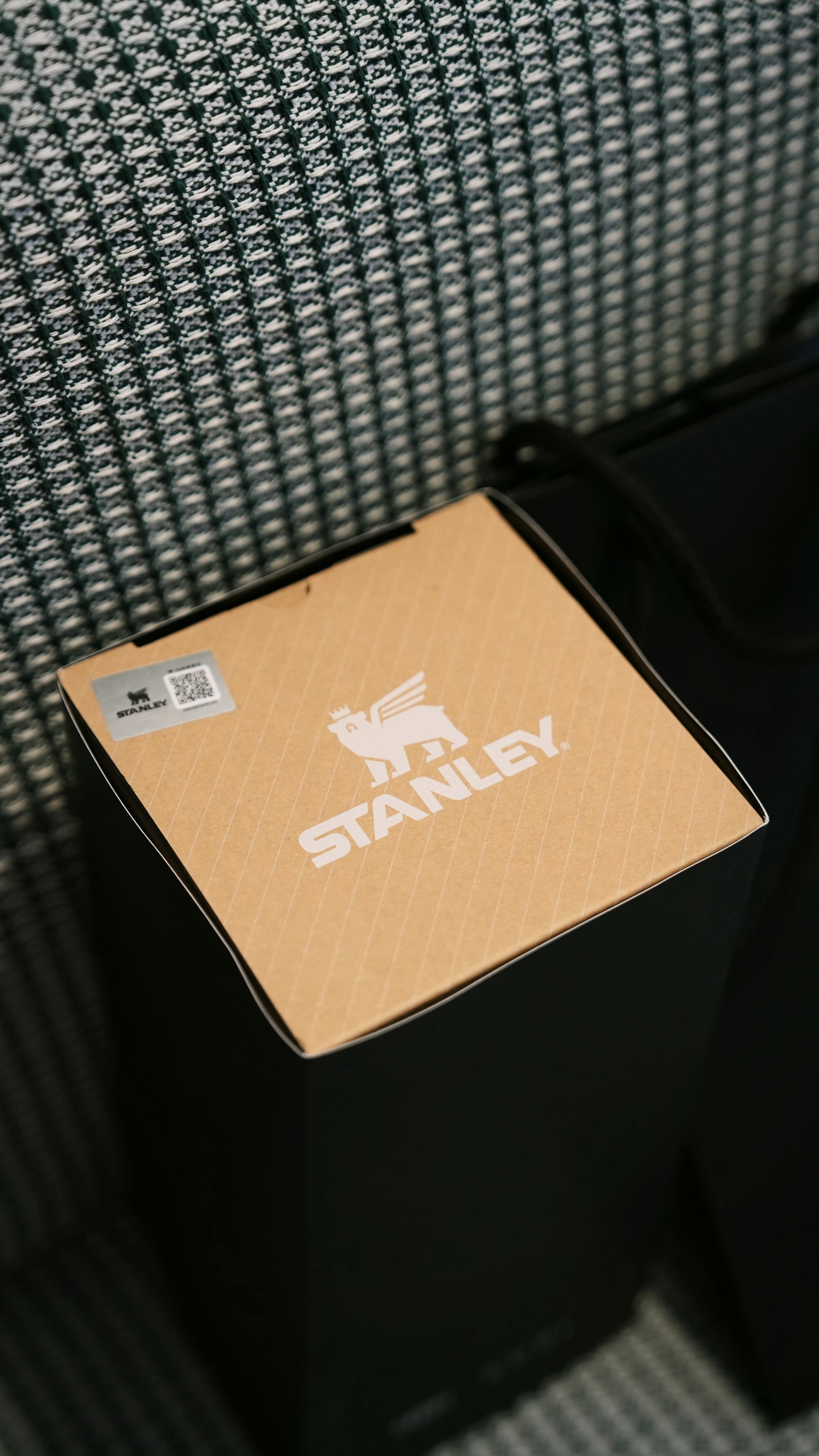 右边微博评论区网页链接，选个小可爱送个杯子吧，AUDI和兰博是一家，名义上一样，