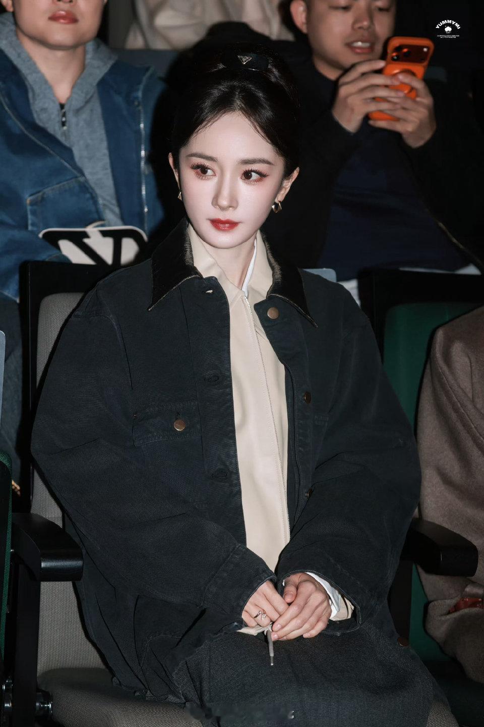 杨幂今天品牌活动状态也太好了，姐这身估计又要售罄了