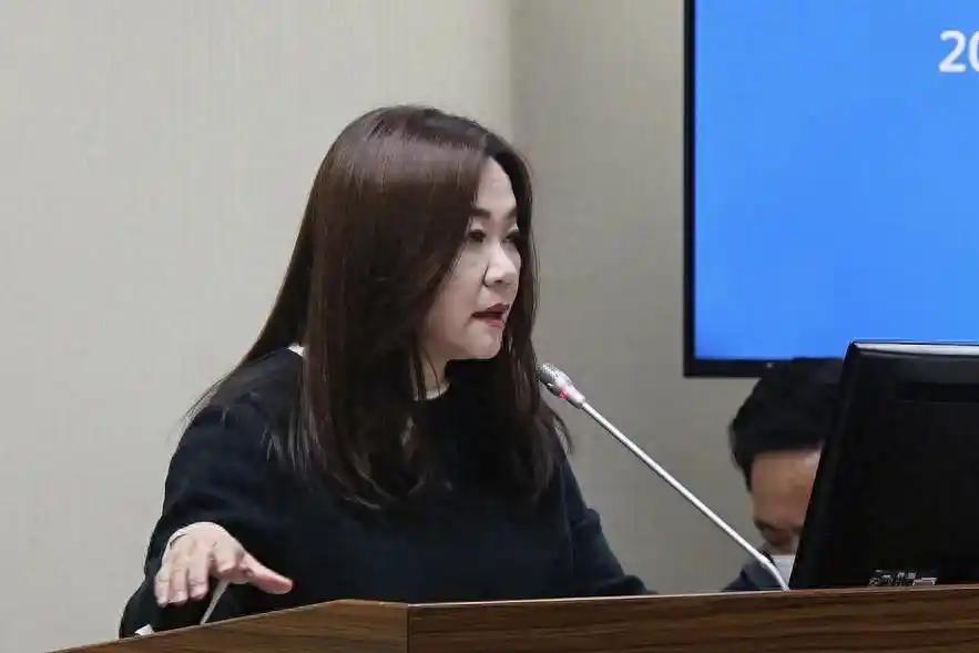 国民党“立委”马文君表示，台军T-34教练机的10亿保修预算已经通过，这是一般的