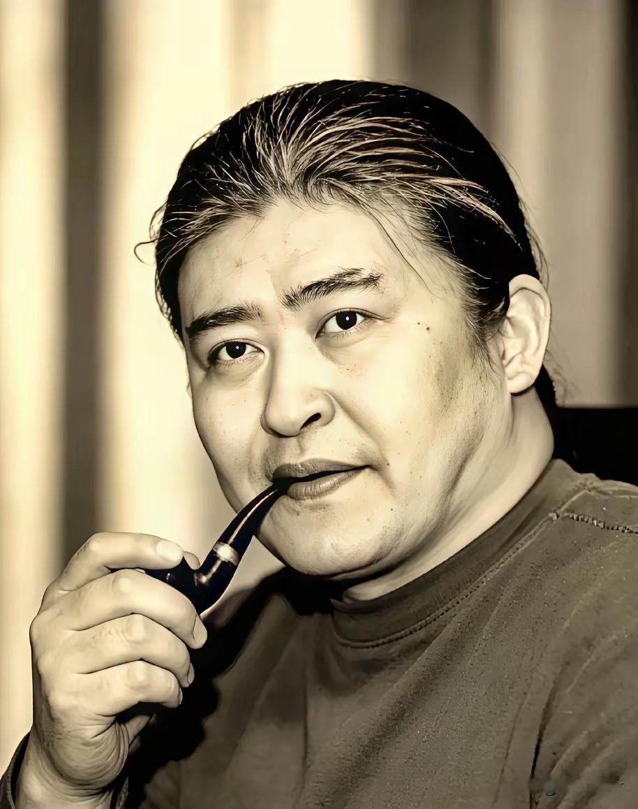 今天才发现刘欢和其他明星艺人不一样！1987年24岁的刘欢以一首《少年壮志不言愁