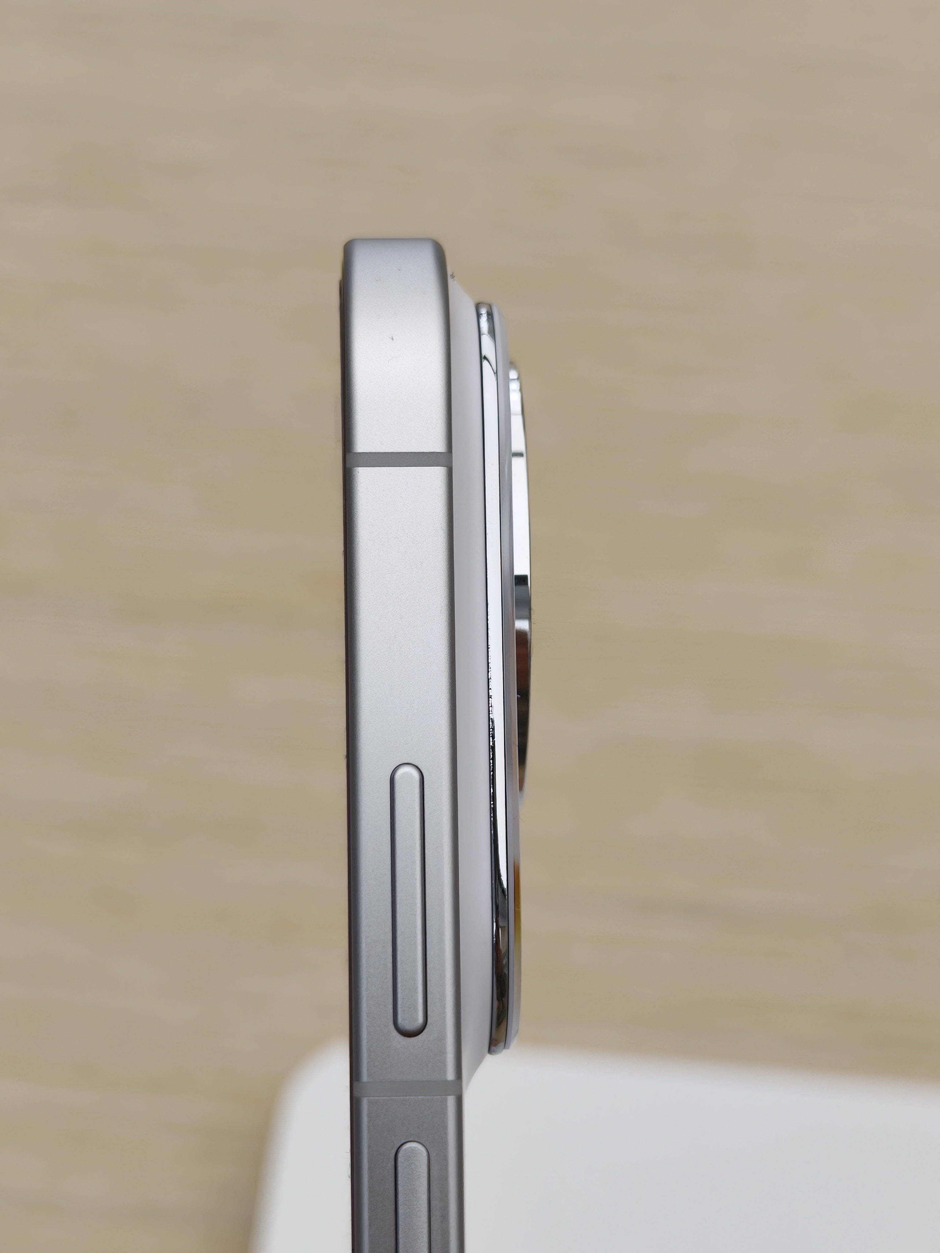 一些 Pura90 系列和 Pura X Max 细节特写图 