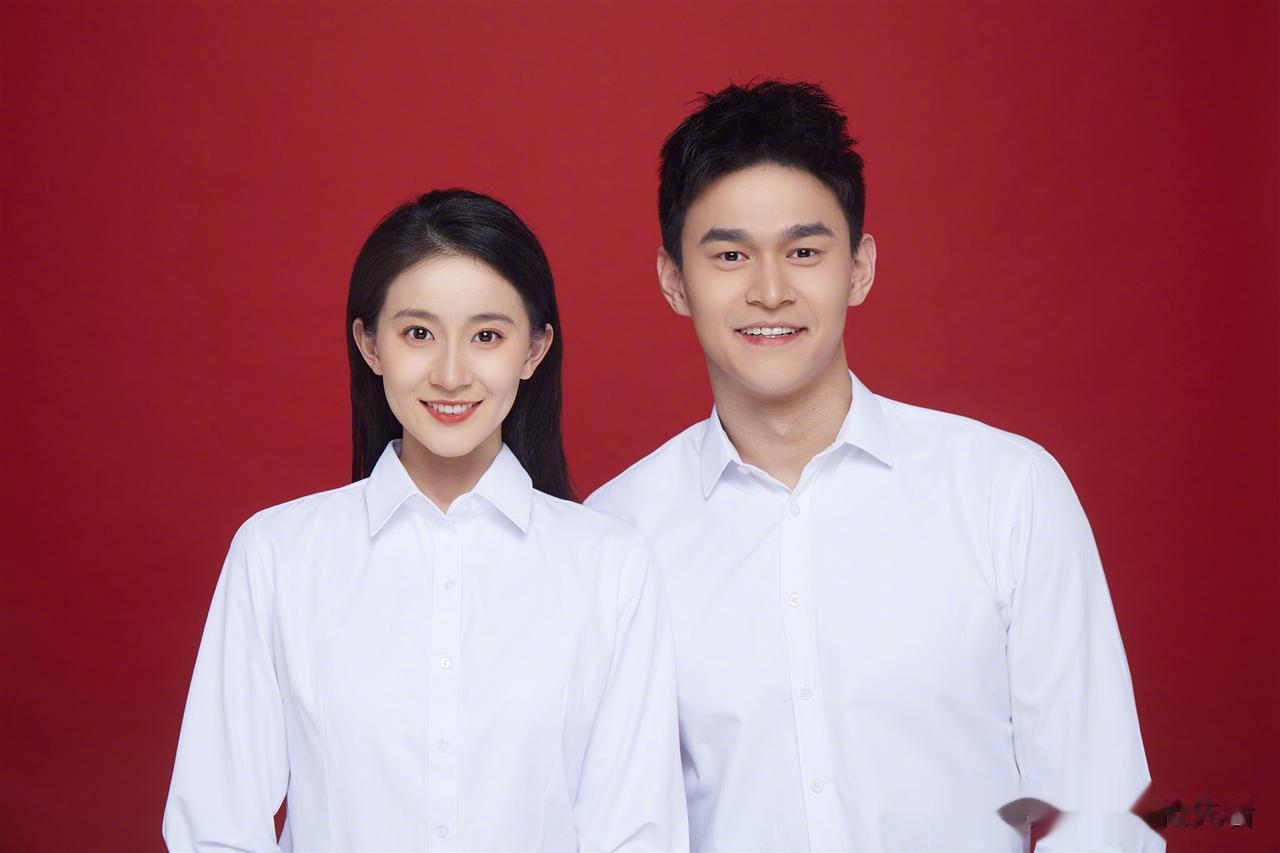 孙杨张豆豆官宣结婚，两人早已领证，女方身份曝光。

就喜欢这种对恋情坦坦荡荡，大