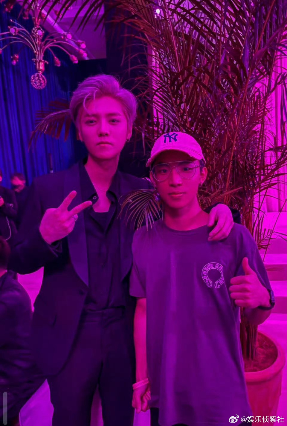 鹿晗有多爱逛街，哈哈哈哈哈哈哈哈哈哈，好想和鹿晗哥哥偶遇哇～[心][心][心][