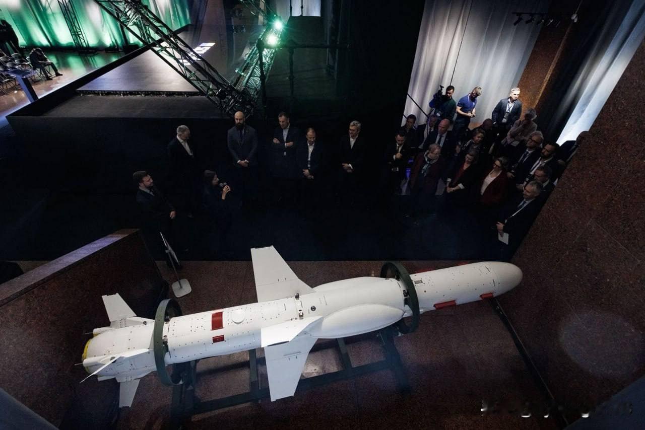 🇺🇦乌克兰RK-360L“海王星-D”巡航导弹（原名“长海王星”）的高清照片