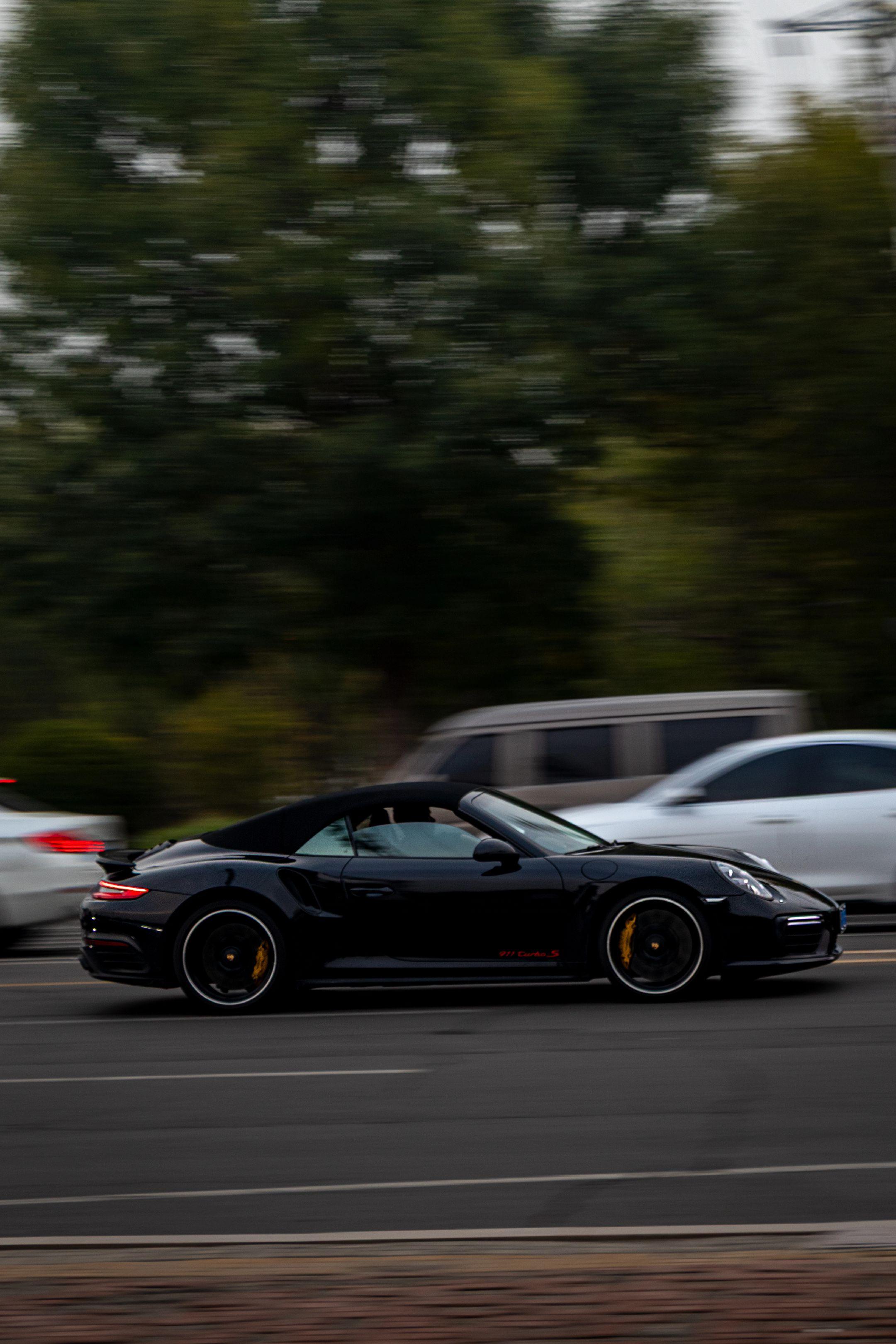 东营黄河路汽车追焦，这座石油城市确实不错，看看有没有你的爱车