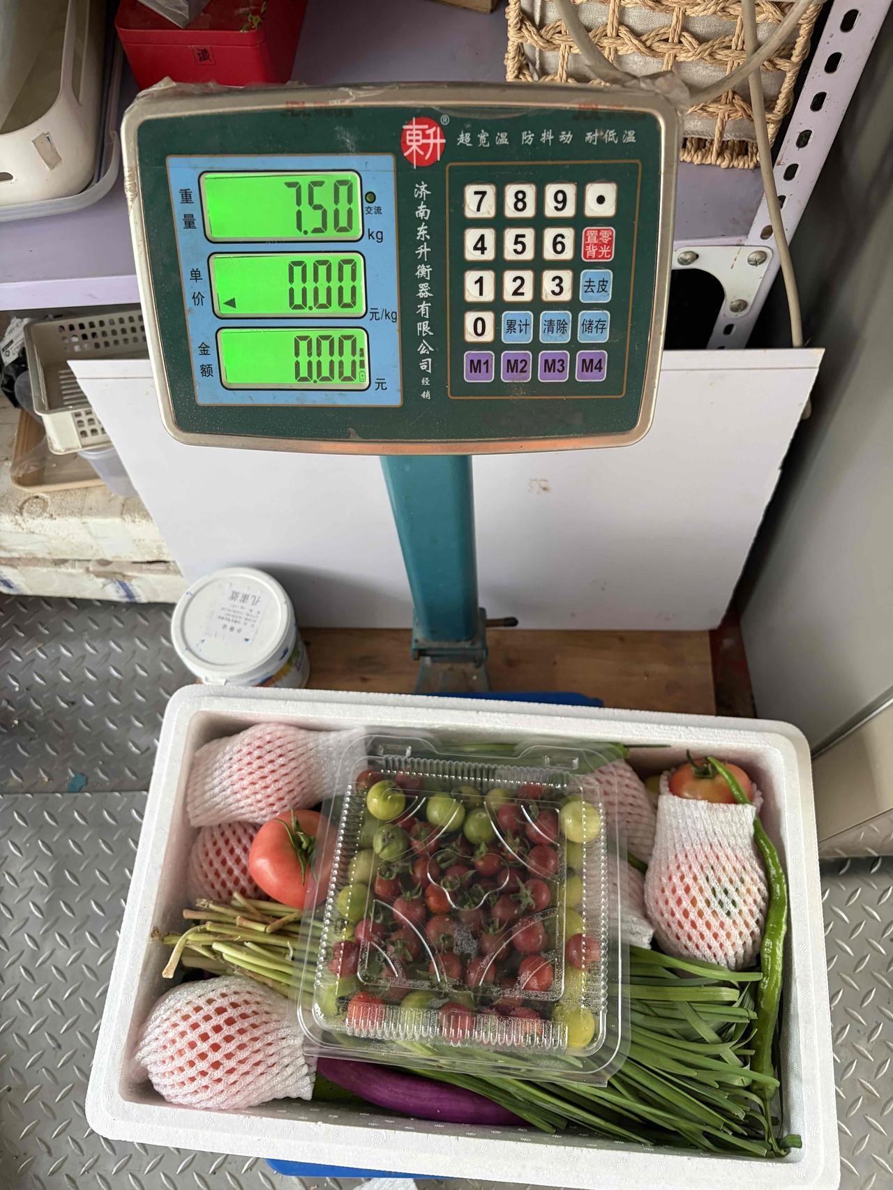 夏季，有机果蔬迎来丰产季。吃不完的果蔬，我便以全年最低的价格，售卖给重视健康饮食