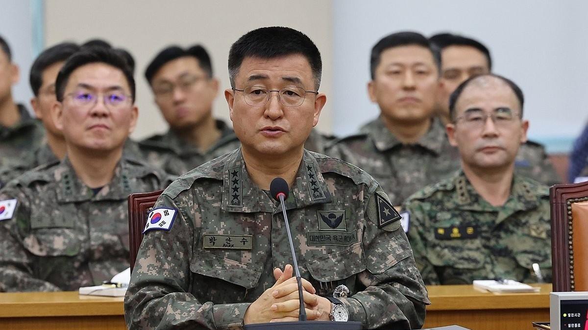 韩国一个军事专家，直接把话挑明了，他说，现在这个世界上，没有任何一个国家敢动，一