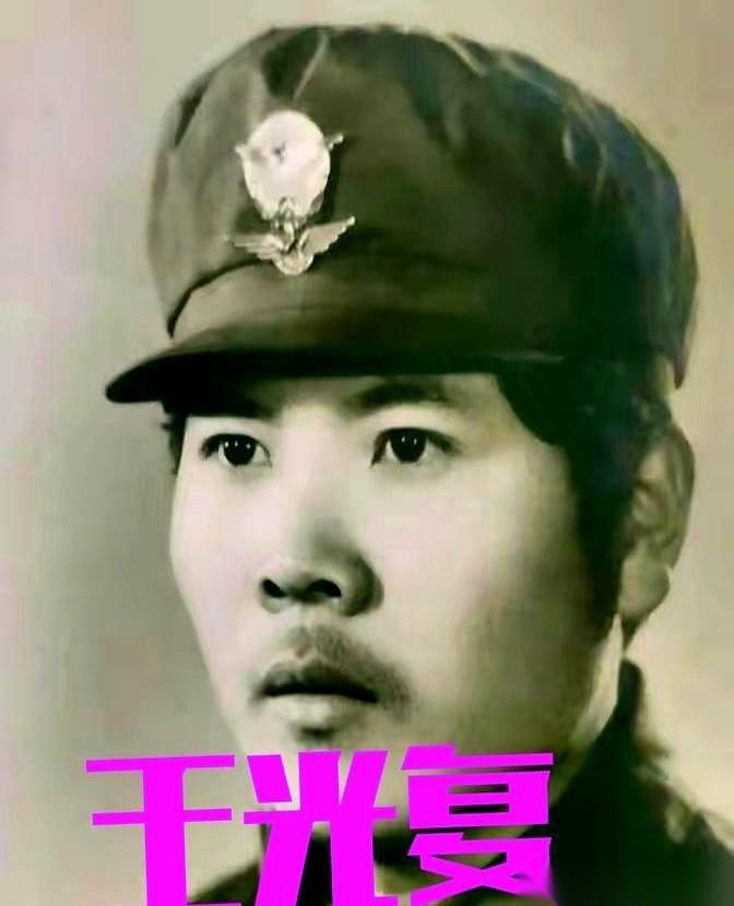 油快没了，弹药也快打光了。
任务完成了，该回家了。
但他一扭头，看见了地面上，鬼