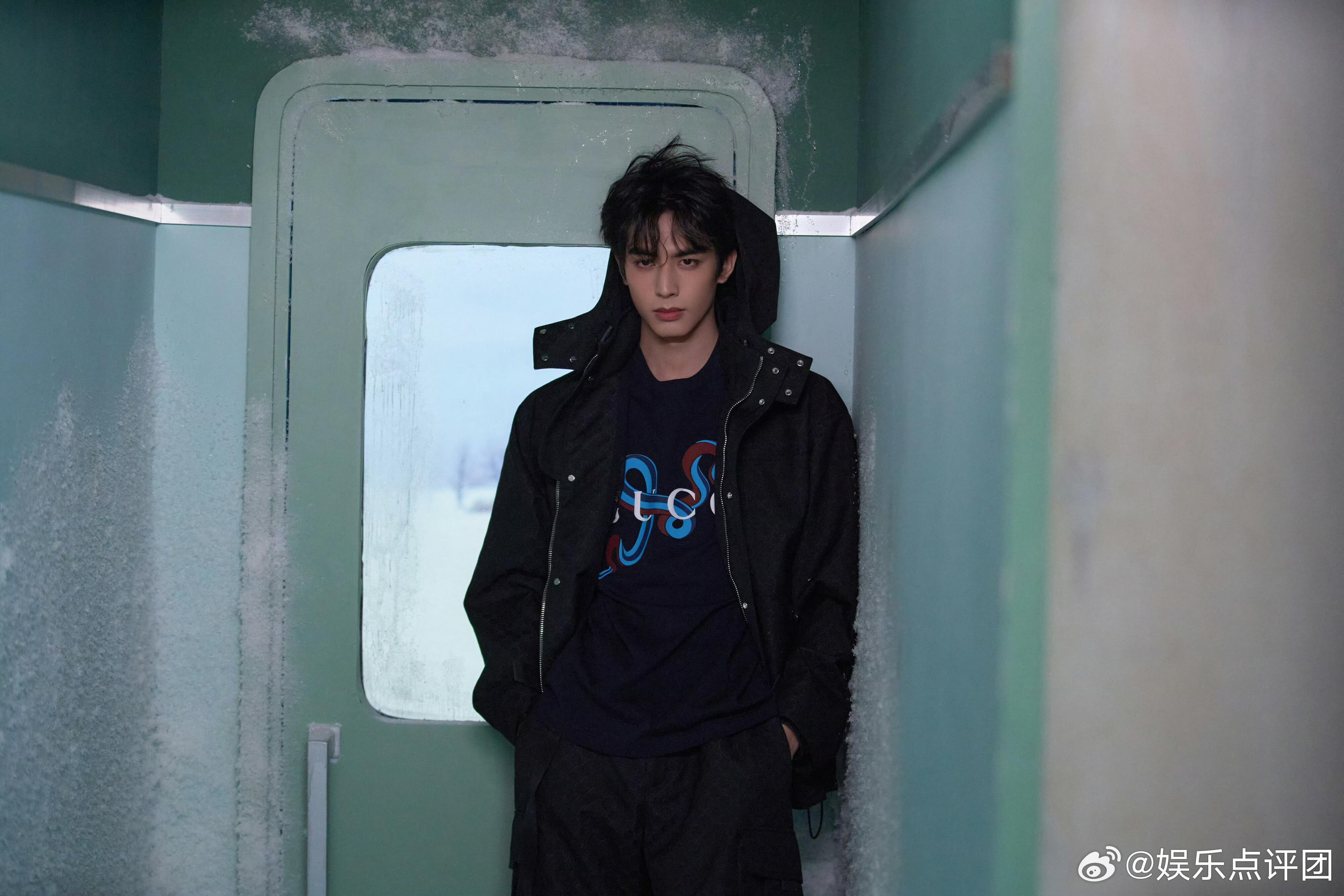 我选择宋威龙做我的七月男友  我选宋威龙当七月男友，这脸古偶现偶都稳赢。雷修远美