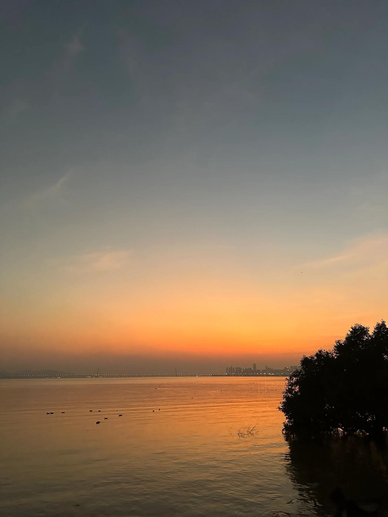  夕阳西下🌇