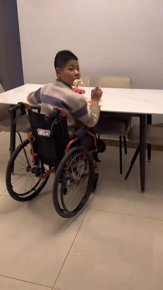 妈妈，给。
