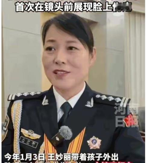 巾帼不让须眉，河南女警带着10岁儿子出门，刚看到街头行凶就直接冲上去。歹徒的刀从