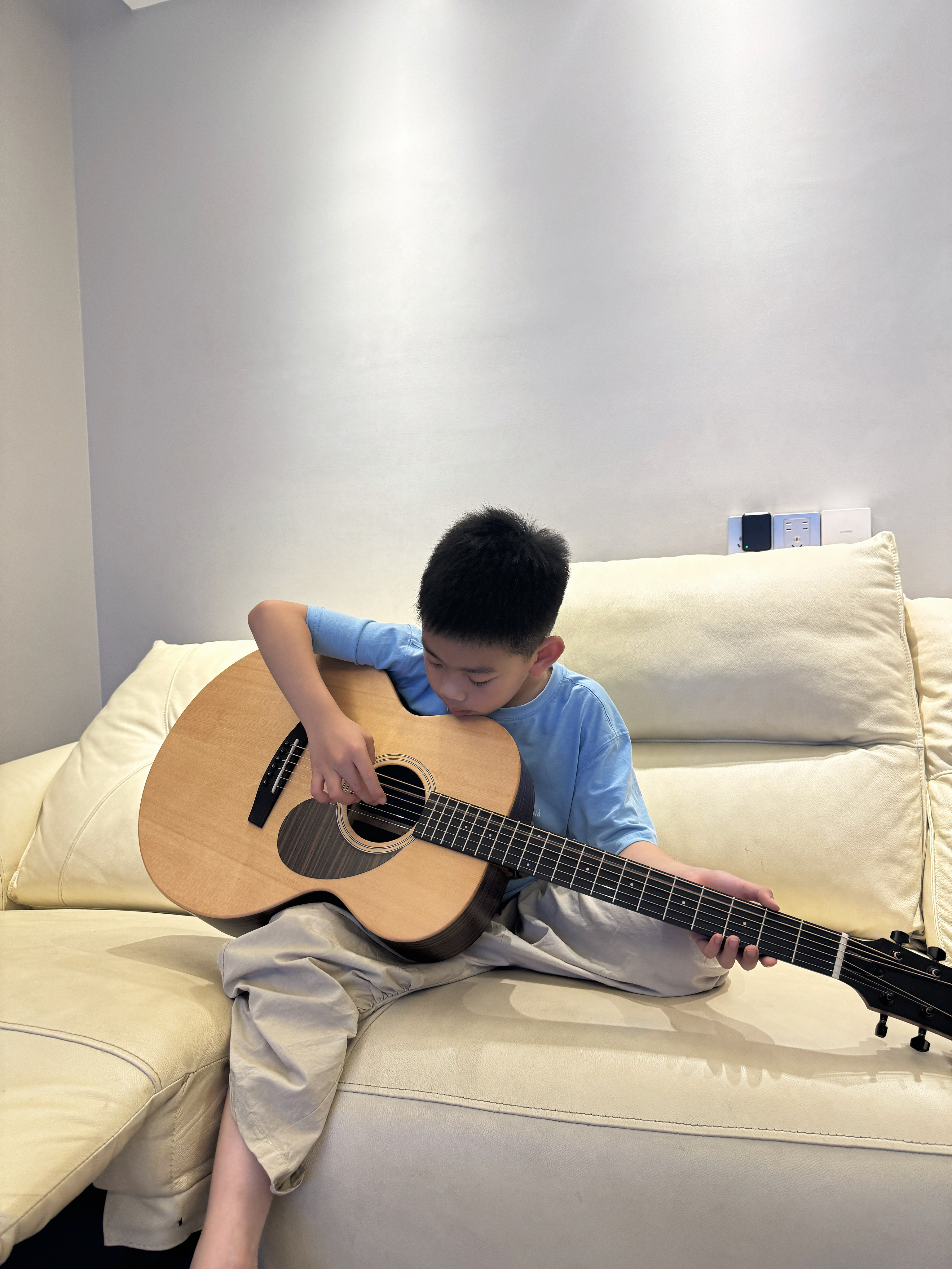 江苏妈妈暑假主线任务：送娃、接娃，循环往复。 