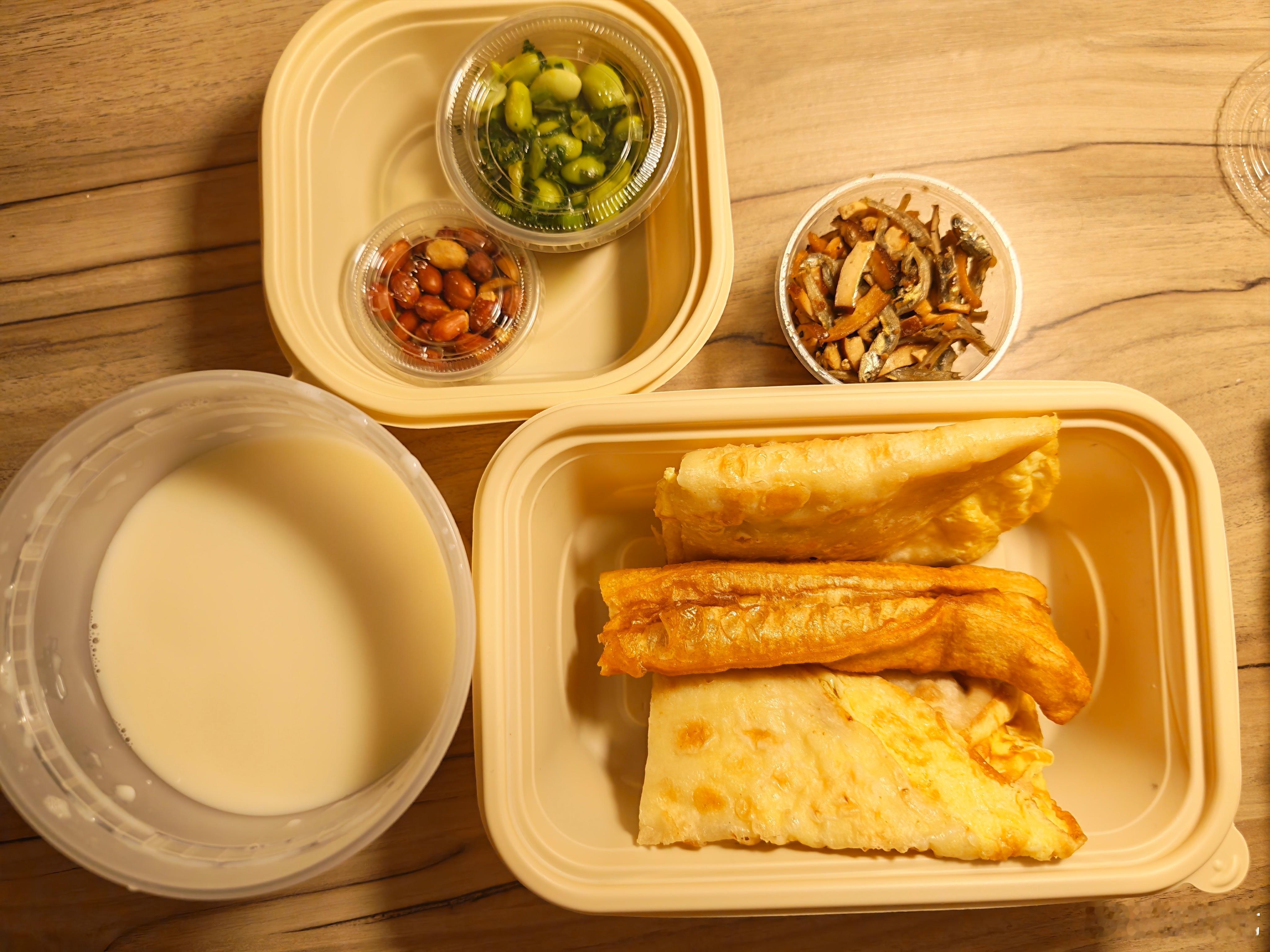 今天的早餐很亲切，豆浆、油条、鸡蛋饼。 美国·Las Vegas