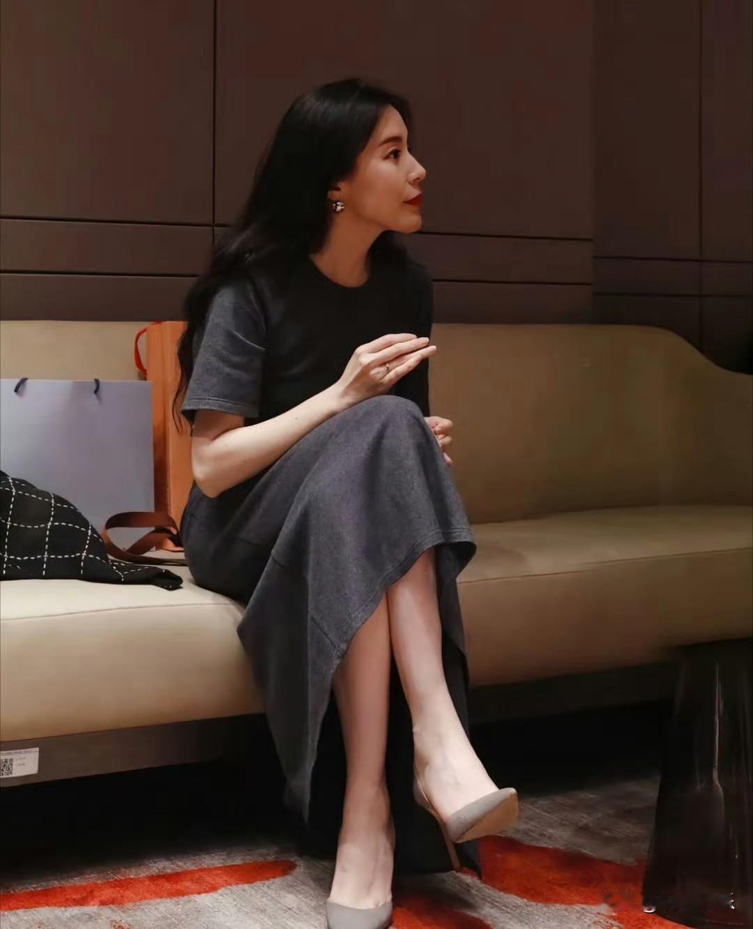 蔚来老板娘王屹芝，真漂亮！
李斌眼光真好，而且还会造车！