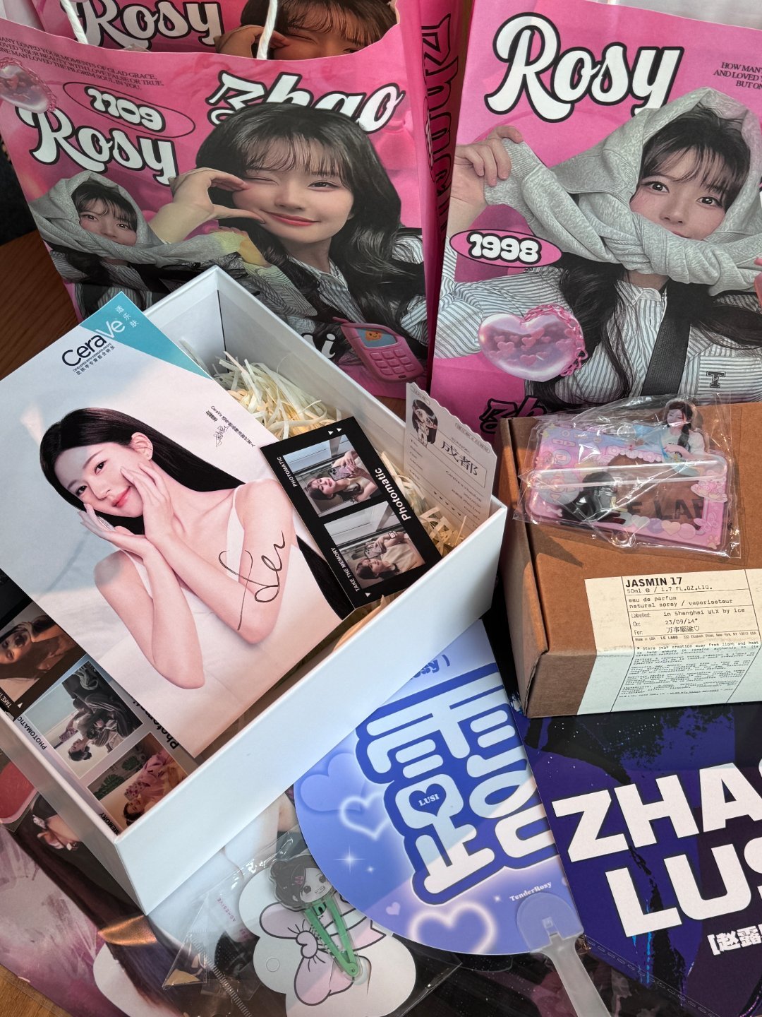#赵露思# 第一个回答问题，破音了快哭麦那个就是我[泪] ​​​