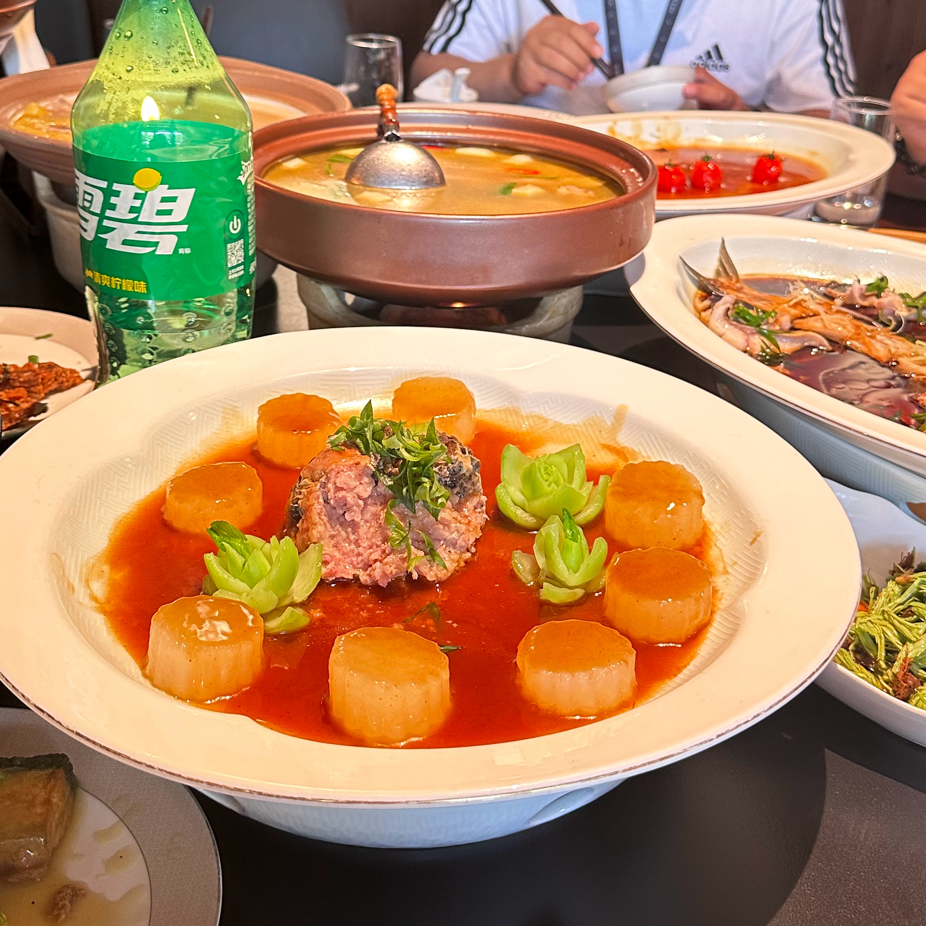 拍一早上，终于吃上饭了！ 丽江·星荣私厨定制餐厅