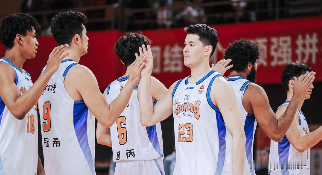 刘炜指导辞职，新疆男篮一胜一负，都打到关键时刻




新疆这赛季很艰难，刘炜指