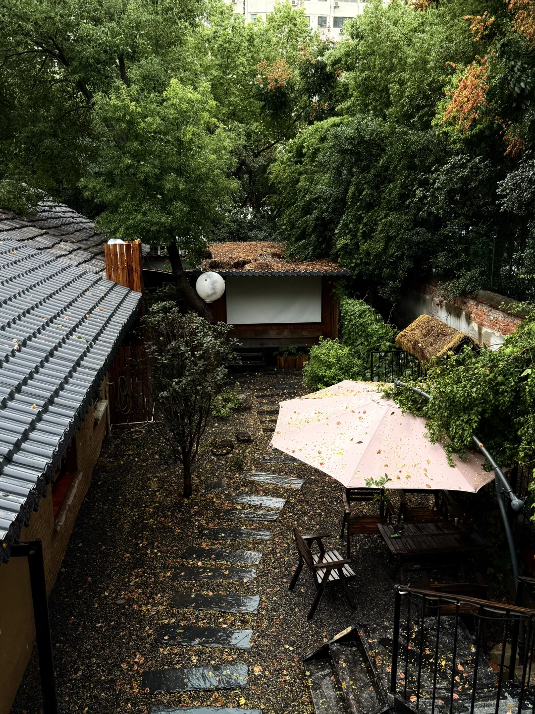 答应我，下雨一定要来的咖啡店～