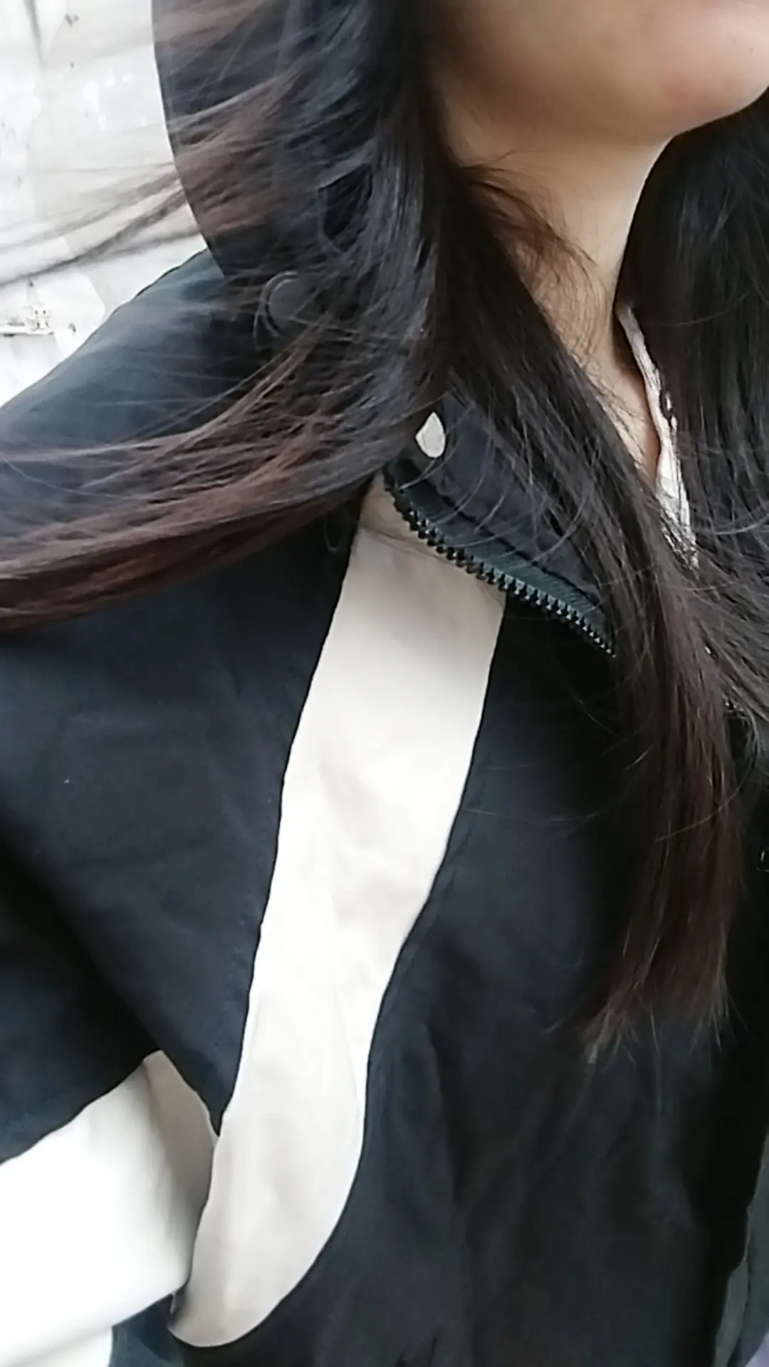 林花谢了春红，太匆匆。  不知不觉，我们已在人生路上跋涉了千里；不知不...