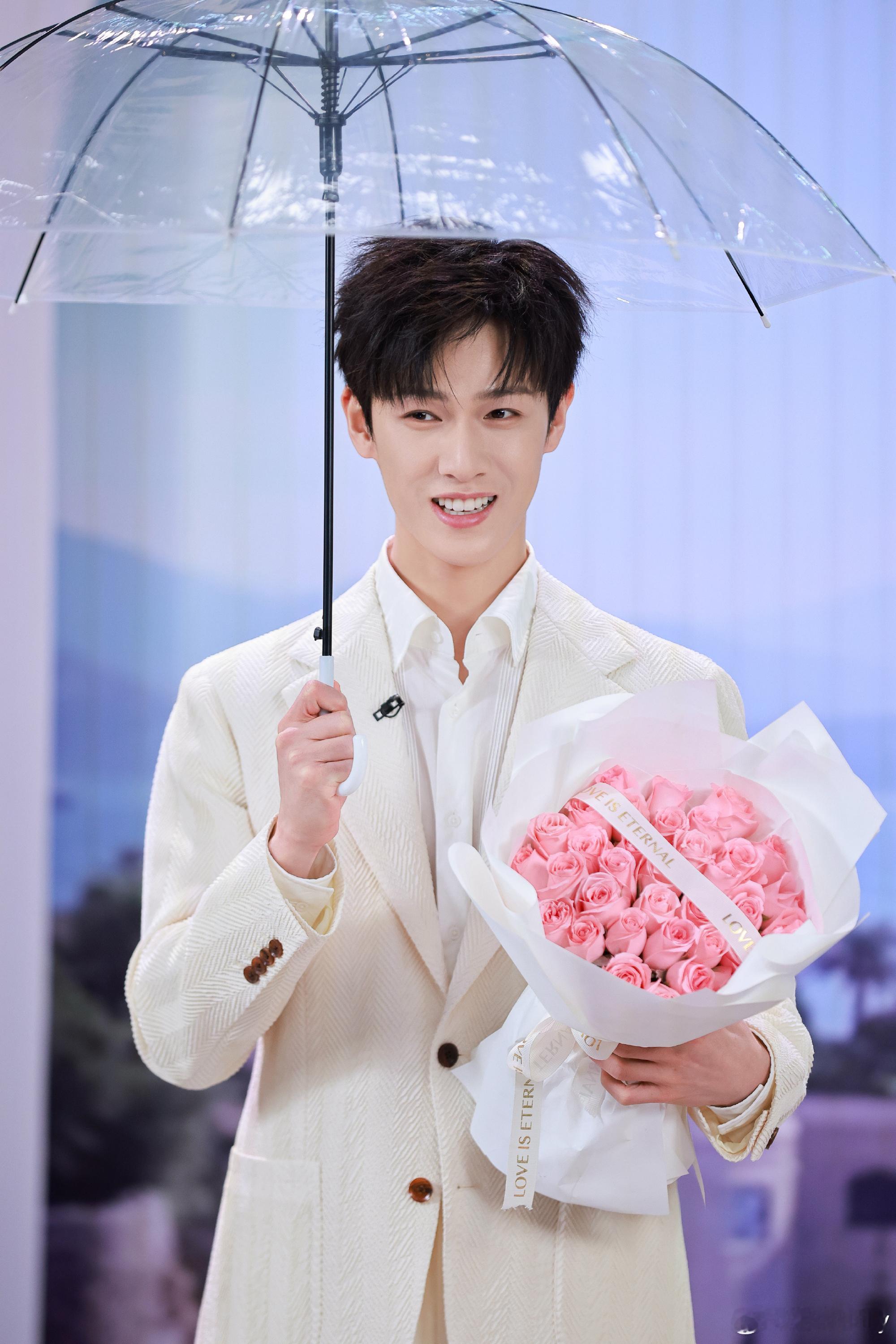 李昀锐甜蜜小瞬间 李昀锐甜蜜小瞬间 