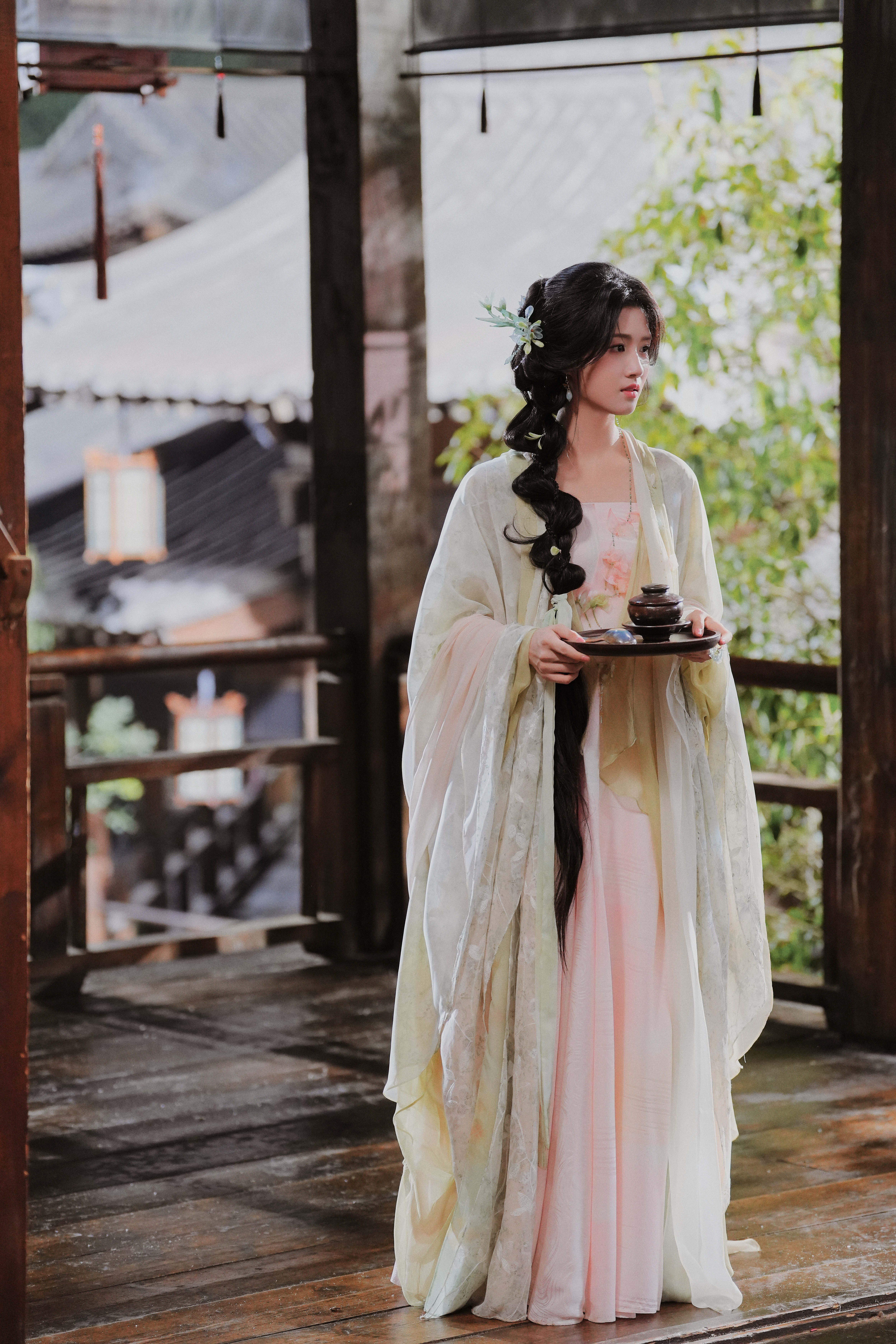 这套很小清新～～～🍃🍃🍃卢昱晓 《入青云》明意☽ 剧照-麻花辫+绿衣 ​​