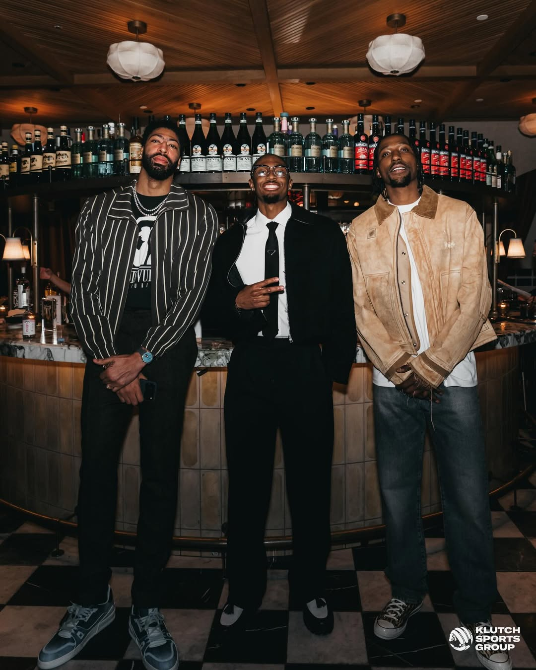 Klutch聚餐的新物料，Handsome见到了他心目中最强五人组之一的戴维斯 