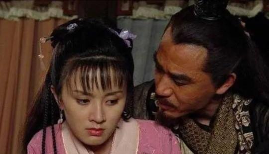 1363年，35岁的朱元璋冲进陈友谅后宫，抢走了陈友谅18岁的貌美小妾达氏，之后