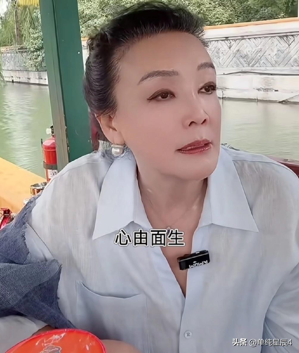 笑晕了！张兰你这也太刻意了吧，你这是在强调S妈没有你面善，没有你美，没有你善良吗