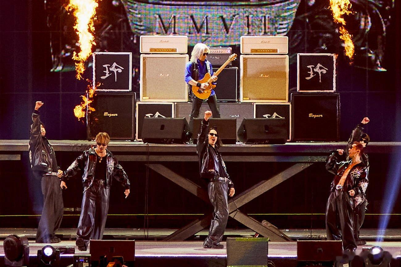 EXILE 举行了时隔约3年4个月的东京巨蛋公演。原成员MATSU USA MA