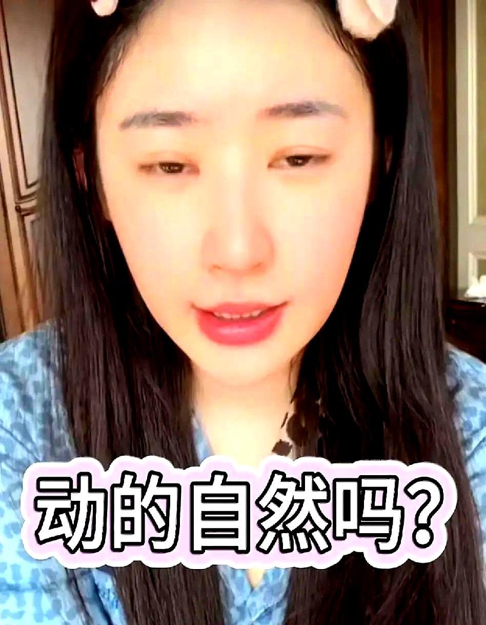 黄一鸣当场掀衣亮出3%体脂报告，对着镜头吼：老娘只动了鼻子，其他全靠饿！
 
你